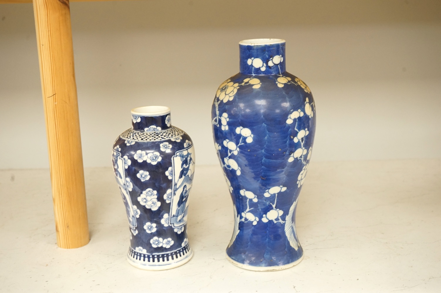 Two Chinese blue and white vases, Guangxu period, 26cm